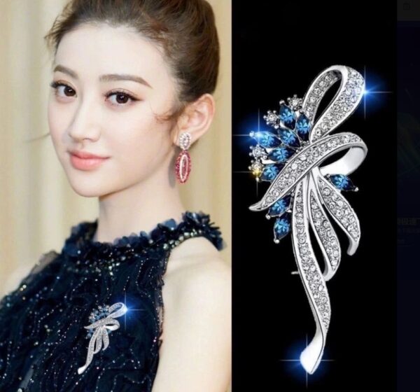2PC New Xiaoxiangfeng Diamond Studded Leaf Brooch - Image 9
