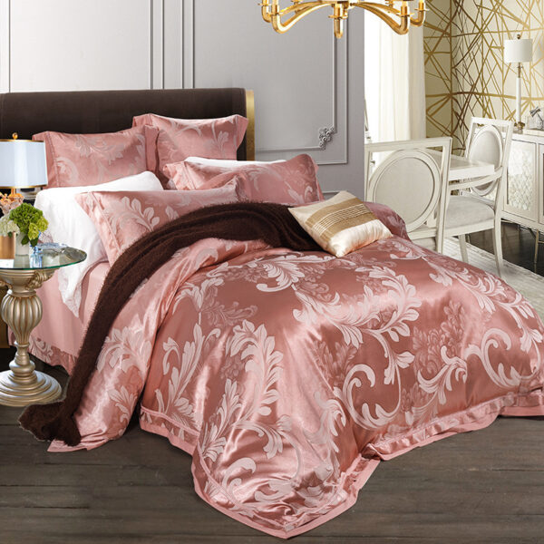 4-Piece Set Of European-Style Luxury Light Luxury Bedding - Image 4
