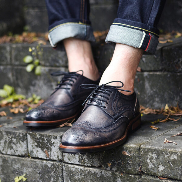 Carved British Vintage Distressed Business Casual Leather Shoes - Image 3
