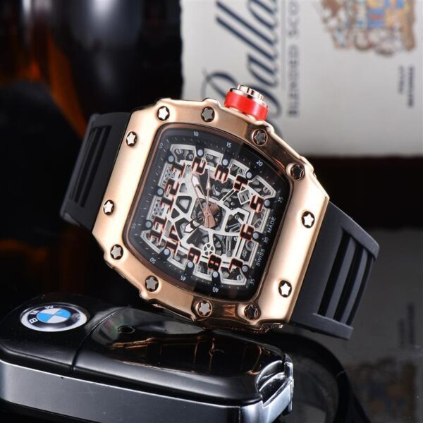 Stainless Steel Hot Selling Quartz Watch - Image 10